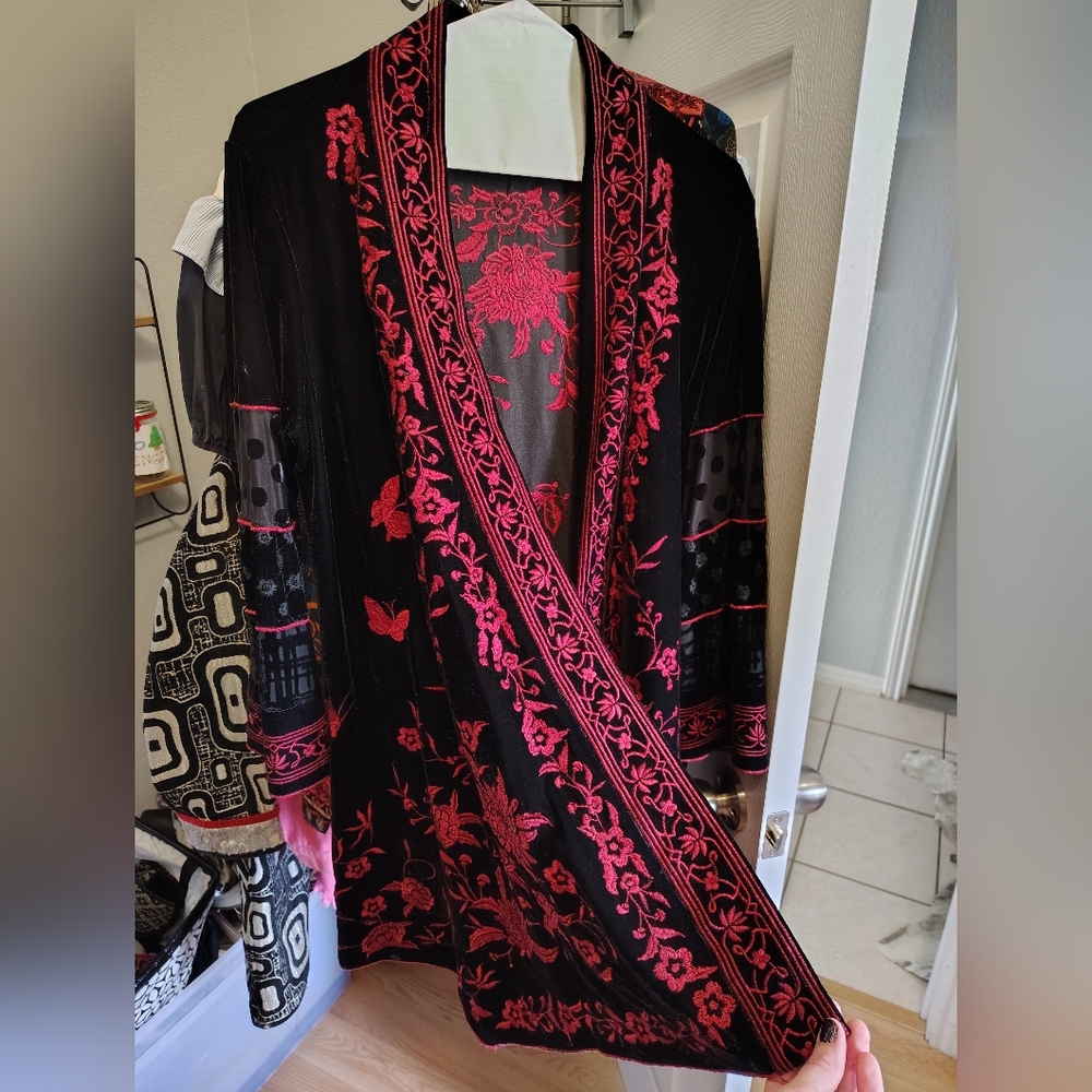 John Mark Black and Red Floral Robe